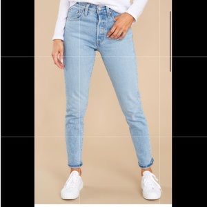 Levi’s 501 High Rise Skinny Leg Jean in Tango Light - Size 24x28. New with Tags